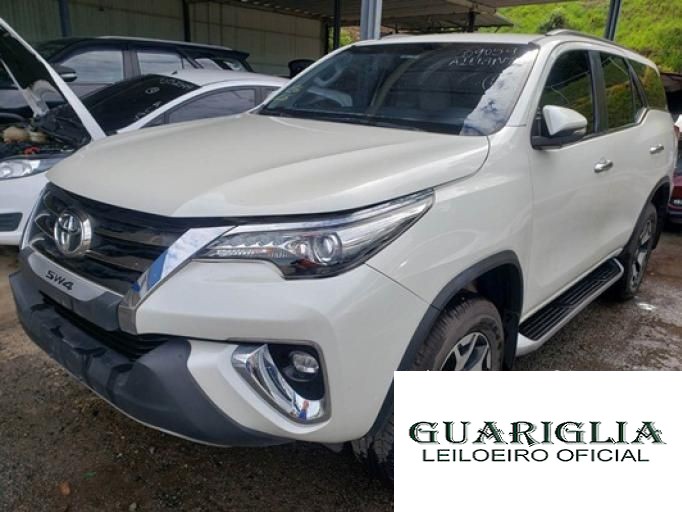 TOYOTA HILUX SW4 19/19